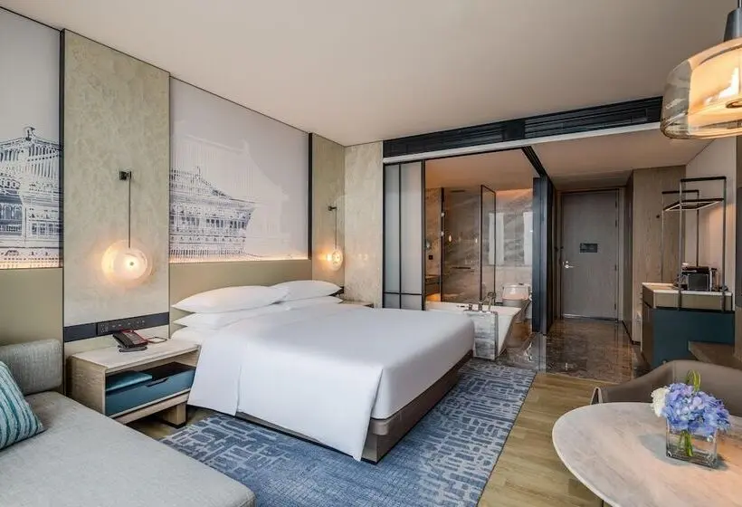 اتاق لوکس با چشم‌انداز دریاچه, Wuhan Marriott Hotel Wuchang