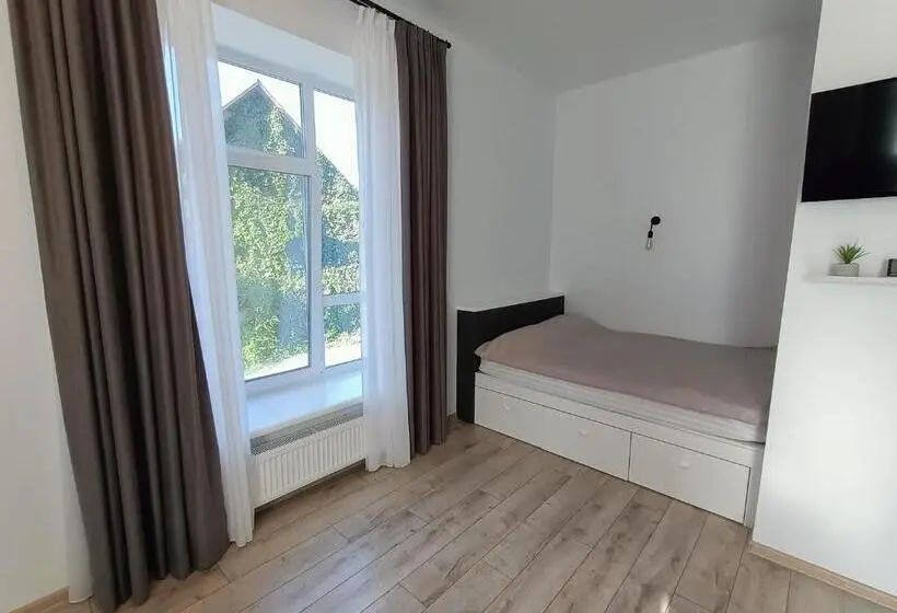 スタンダードスタジオ, Apartments Bis House