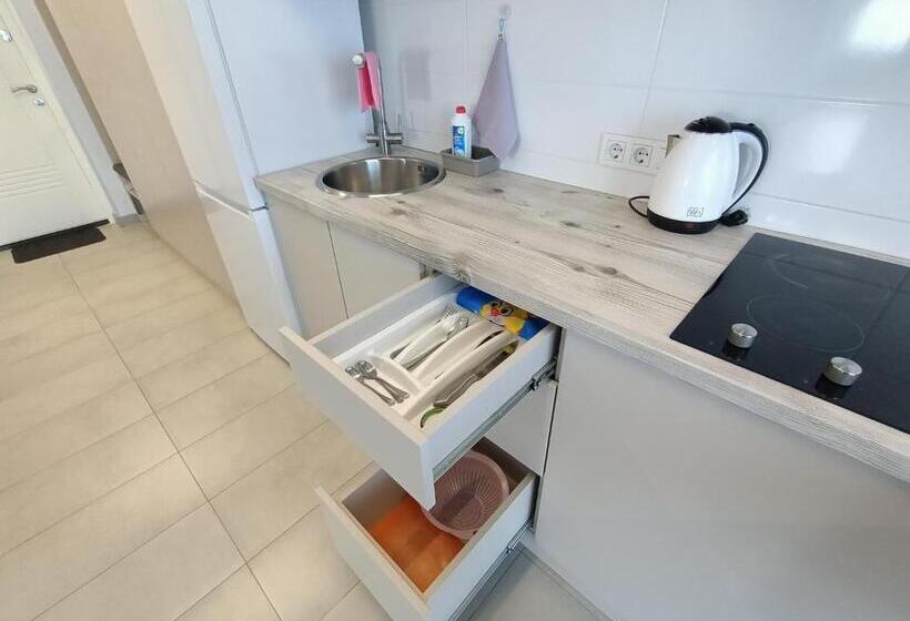 דירת חדר, Apartments Bis House