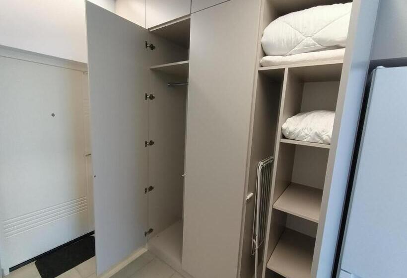 דירת חדר, Apartments Bis House