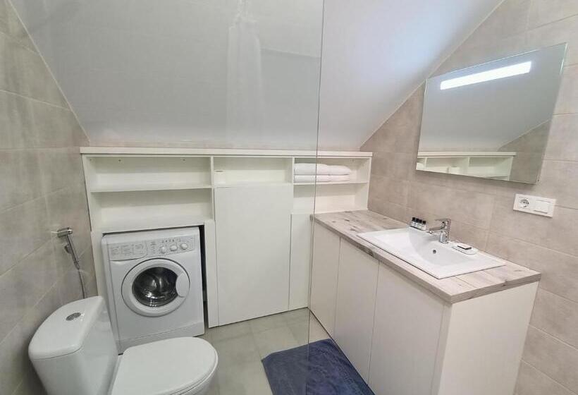 דירת חדר, Apartments Bis House