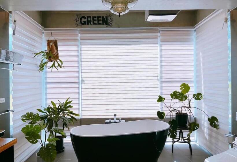 اتاق لوکس با بالکن و چشم‌انداز دریا, Noosa海岸行館