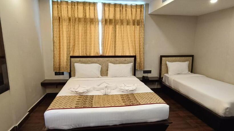 Quarto Triplo Deluxe, A One Luxury