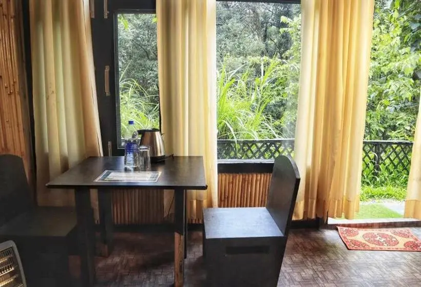 デラックスの４人部屋, Arayam Bhimtal