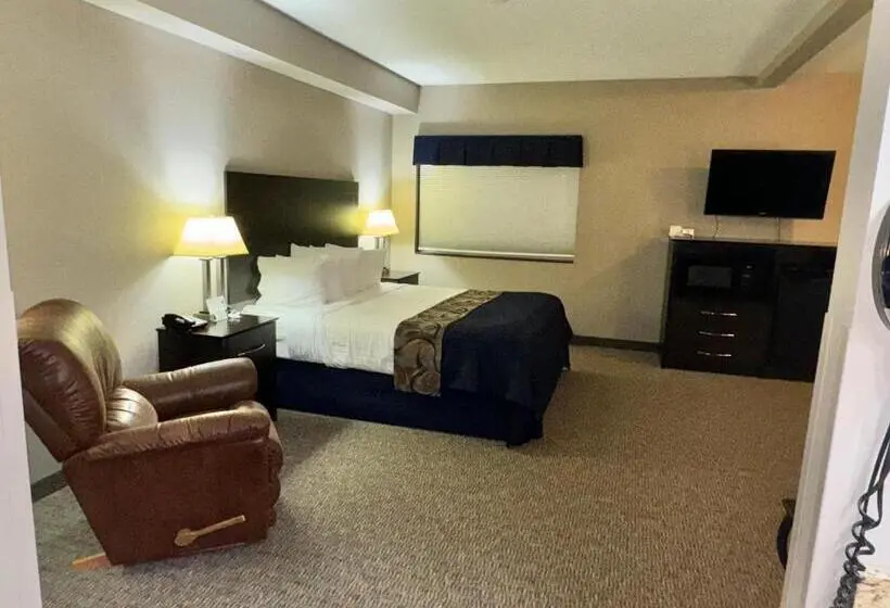 キングサイズベッドのデラックススイート, Garner Inn & Suites