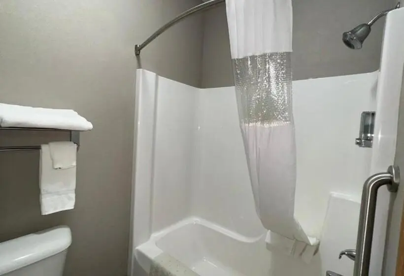 スイート, Garner Inn & Suites