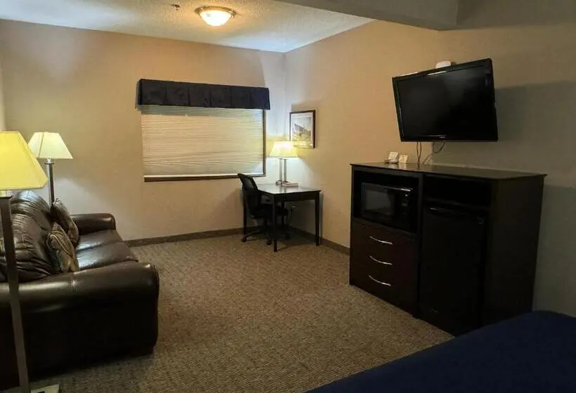 身障者適用キングサイズベッドルーム, Garner Inn & Suites