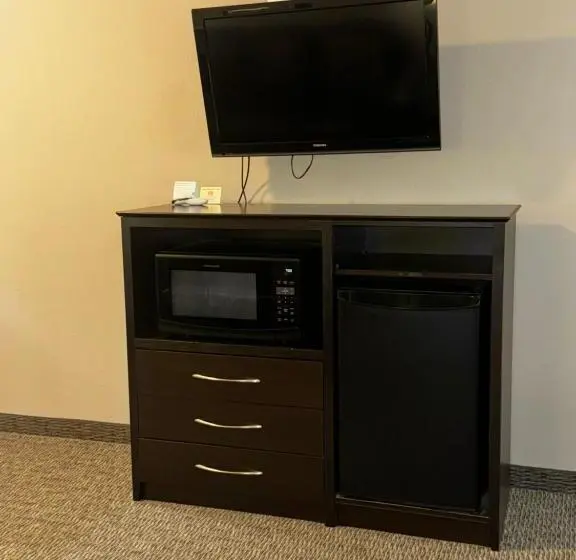 キングサイズベッドのデラックススイート, Garner Inn & Suites