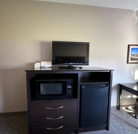 جناح, Garner Inn & Suites