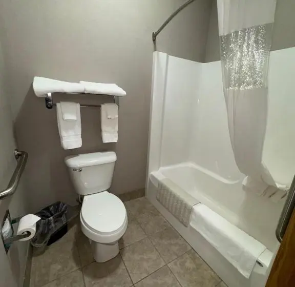スイート, Garner Inn & Suites