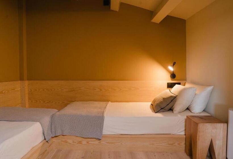 חדר קלאסי לארבעה, Masia Can Farrés