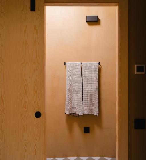 חדר קלאסי לארבעה, Masia Can Farrés