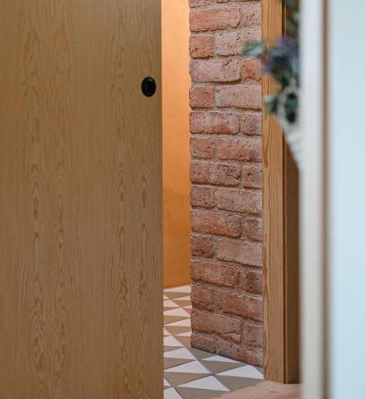 חדר קלאסי לארבעה, Masia Can Farrés