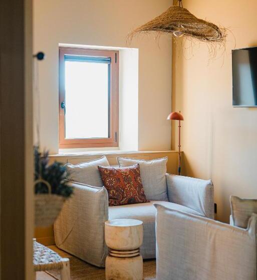 חדר קלאסי לארבעה, Masia Can Farrés