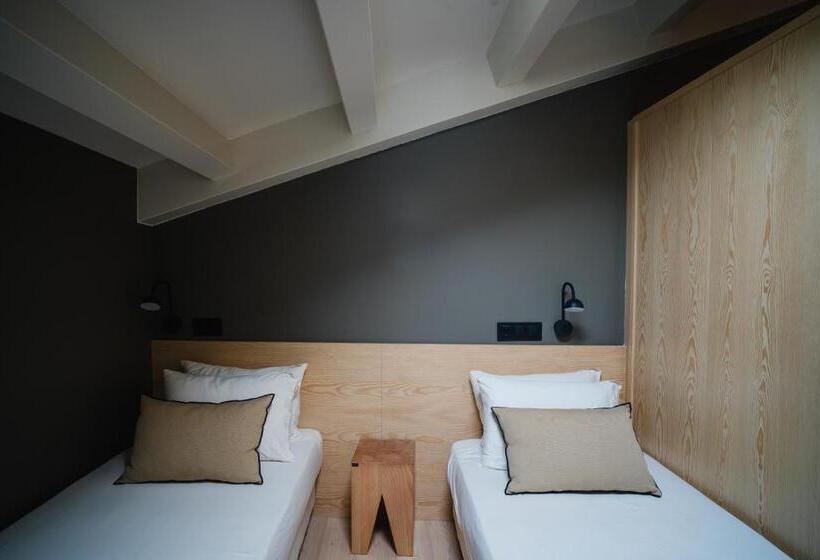 חדר דלוקס לארבעה, Masia Can Farrés