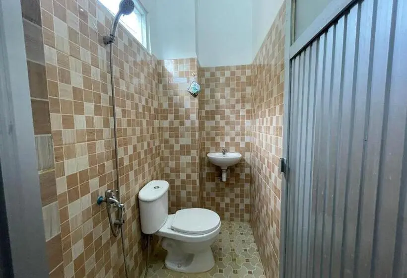 デラックスルーム, Oyo 93297 Penginapan Musafir Syariah