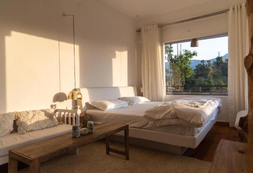 חדר סטנדרט עם מיטת קינג, Exstacy S Bathtub Rooms & Cafe