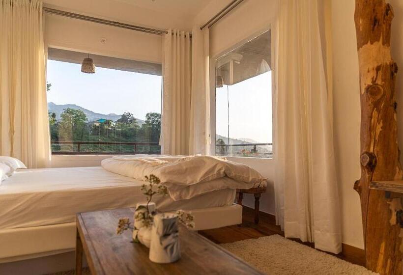 חדר סטנדרט עם מיטת קינג, Exstacy S Bathtub Rooms & Cafe