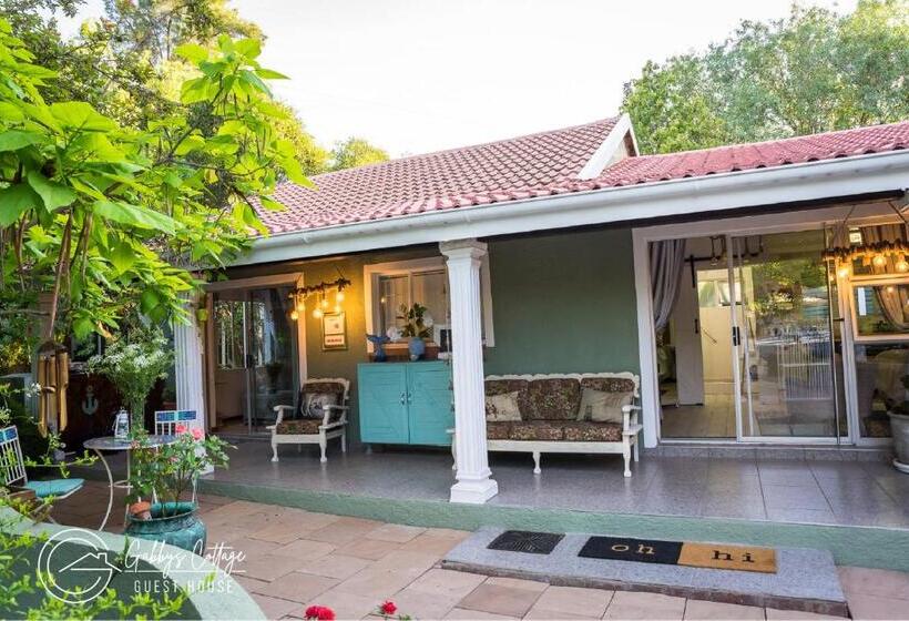 スタンダードスタジオ, Gabbys Cottage Guesthouse