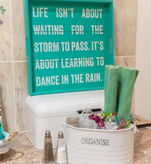 スタンダードスタジオ, Gabbys Cottage Guesthouse