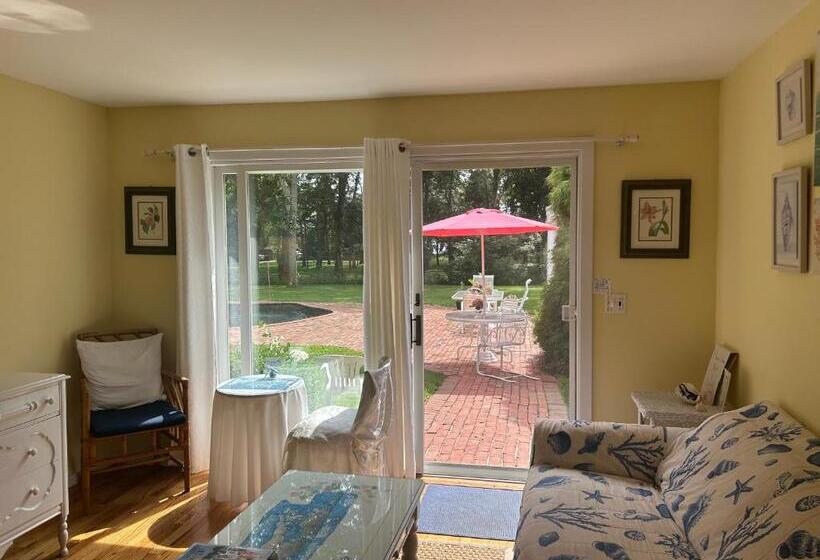 デラックススタジオ, Hamptons Private Guest Cottage