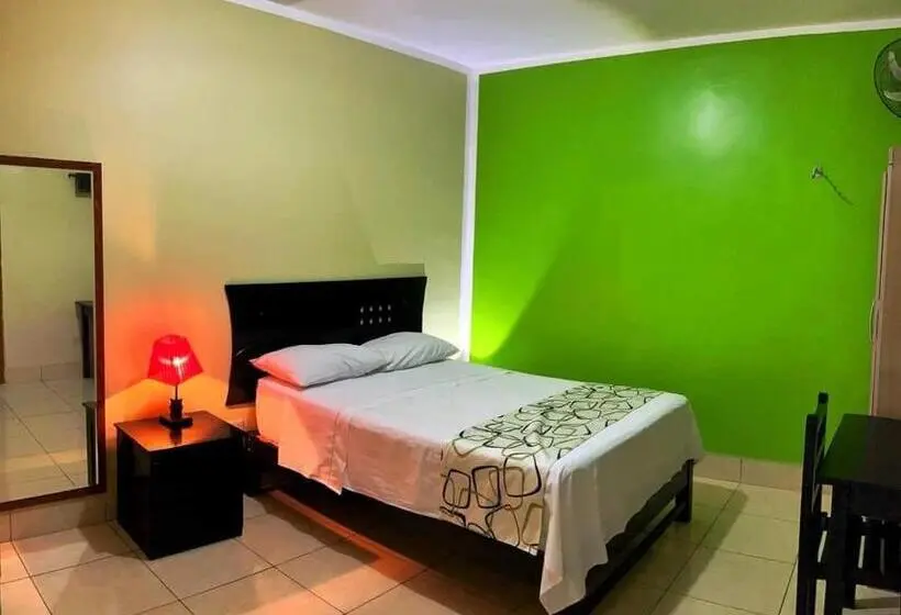 اتاق استاندارد یک نفره, Hostal Los Helechos Tarapoto