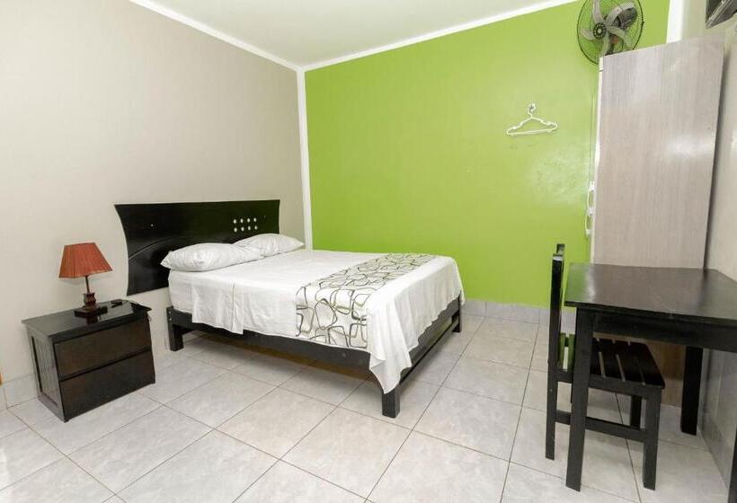 اتاق استاندارد یک نفره, Hostal Los Helechos Tarapoto