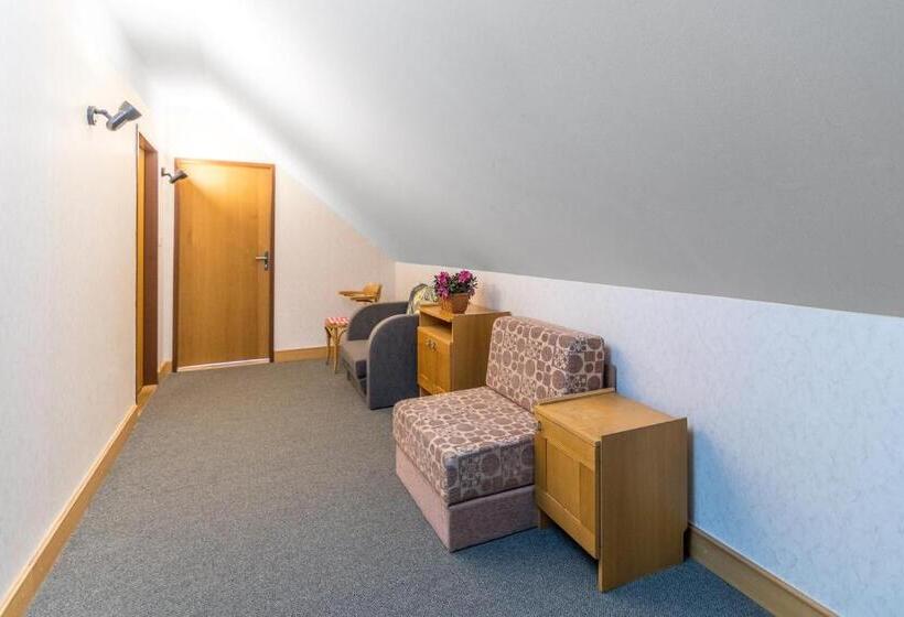 اتاق خانوادگی, Malá Rennerovka