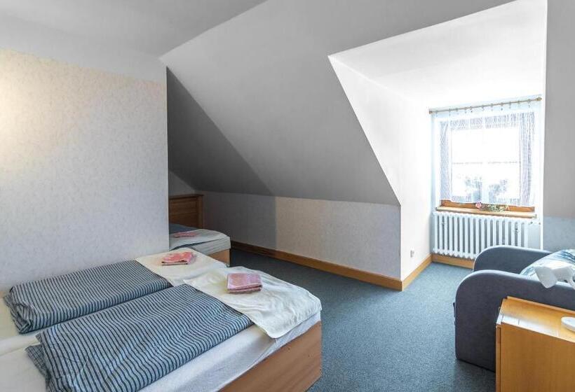 اتاق خانوادگی, Malá Rennerovka