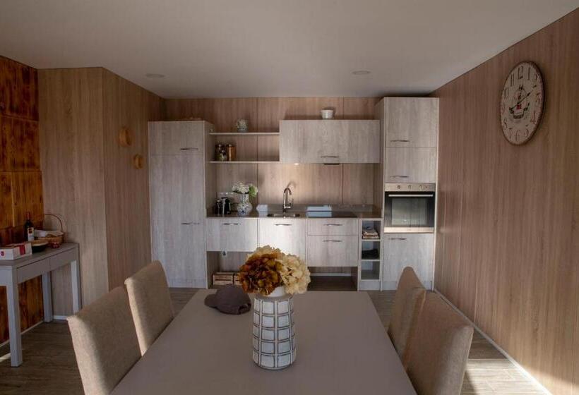 标准间, Quintinha Do Periqueiro