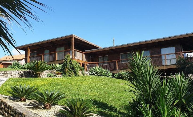 标准间, Quintinha Do Periqueiro