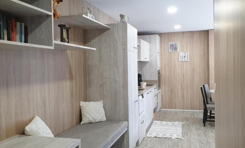 标准间, Quintinha Do Periqueiro