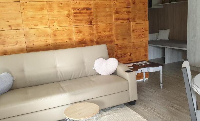 标准间, Quintinha Do Periqueiro