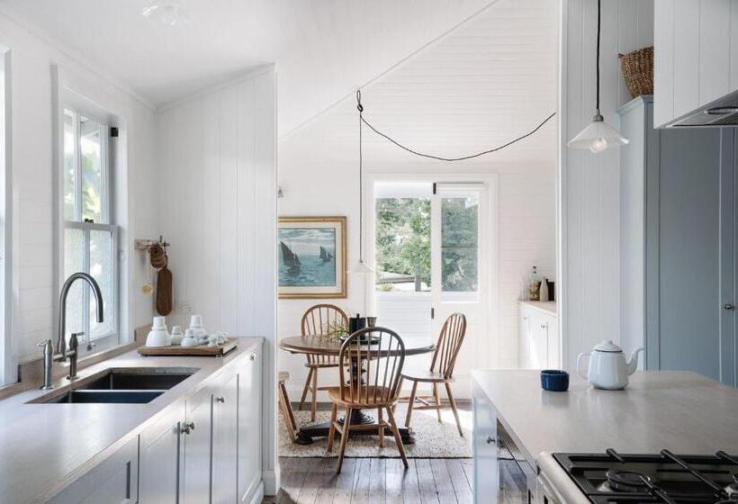 침실 3개 아파트, Riverfish