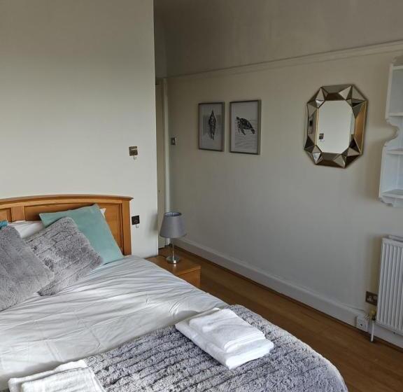 غرفة ديلوكس مطلّة علي البحر, White House