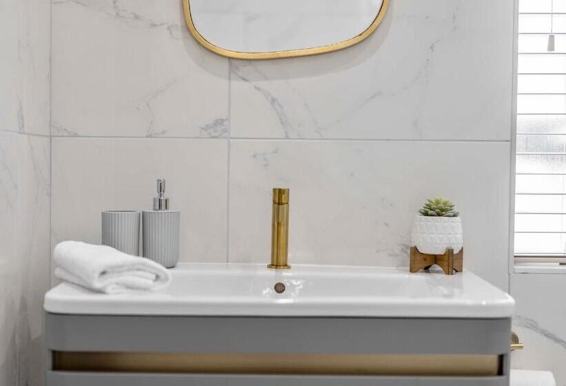 Casa 1 Dormitori, The Burlington By Stamp Sa