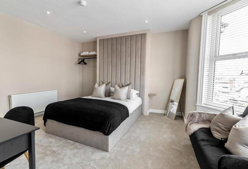 Casa 1 Dormitori, The Burlington By Stamp Sa