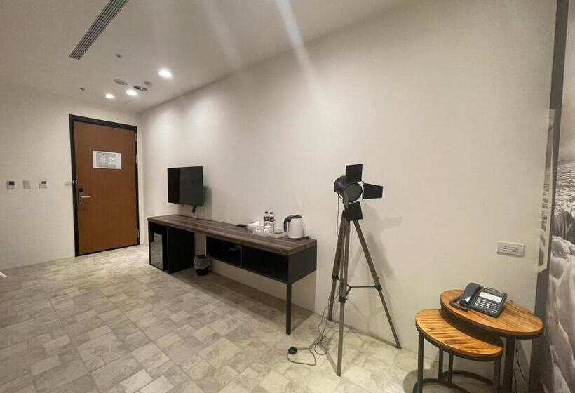 اتاق سوپریور, Ningcui Business