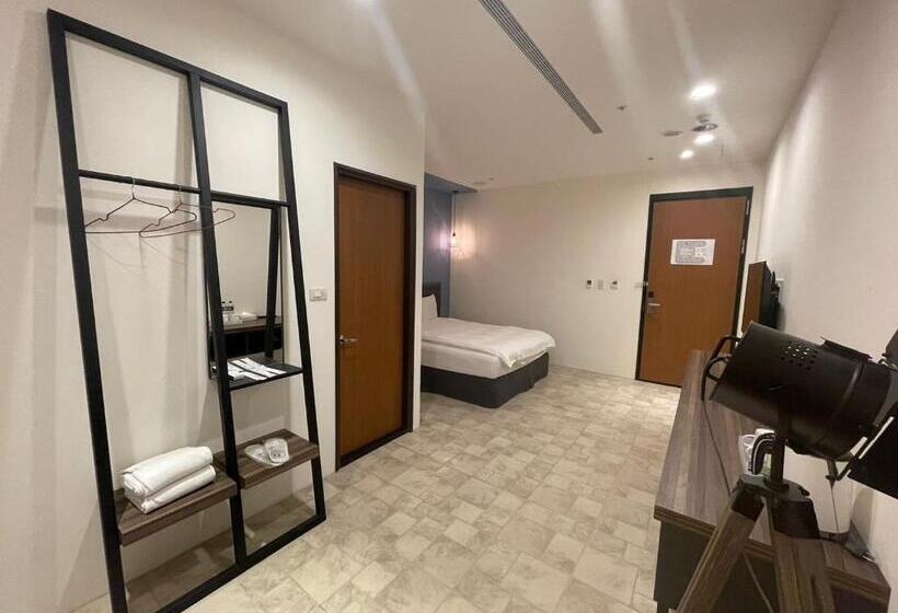 اتاق سوپریور, Ningcui Business