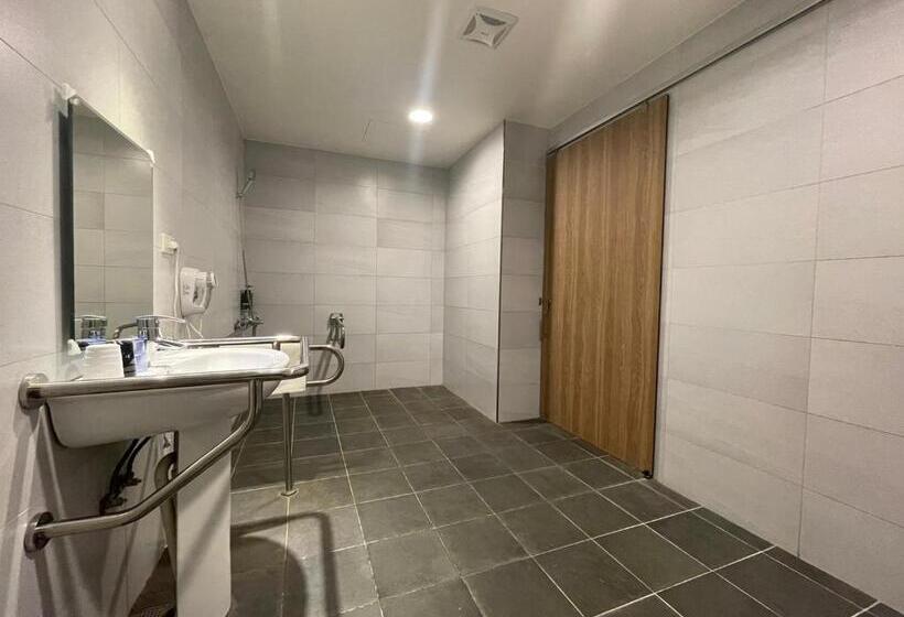 اتاق سوپریور سه تخته, Ningcui Business