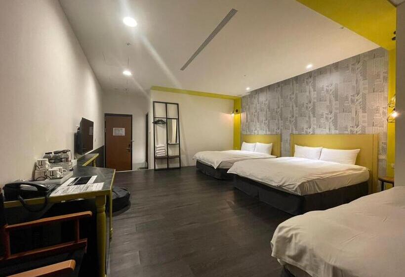 اتاق سوپریور خانوادگی, Ningcui Business