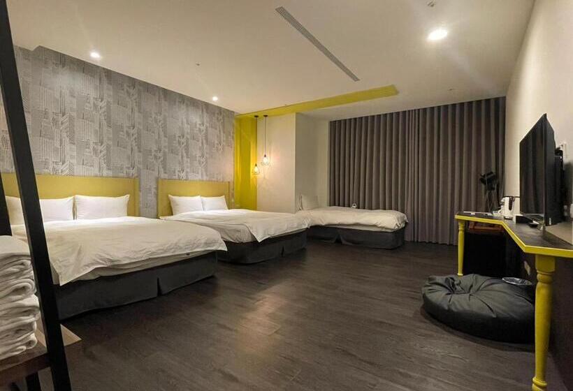 اتاق سوپریور خانوادگی, Ningcui Business