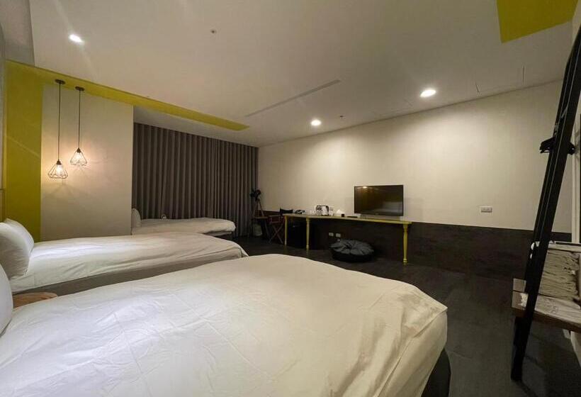 اتاق سوپریور خانوادگی, Ningcui Business