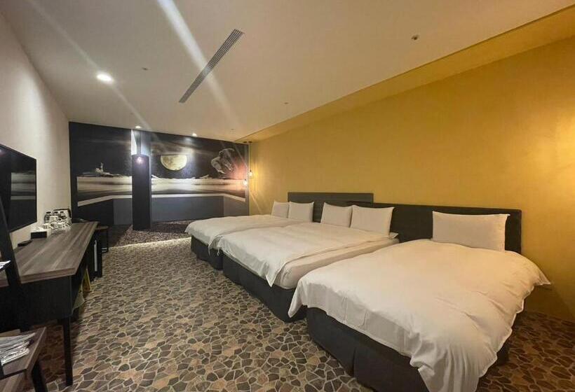 اتاق سوپریور خانوادگی, Ningcui Business