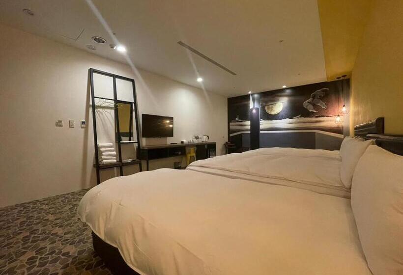 اتاق سوپریور خانوادگی, Ningcui Business