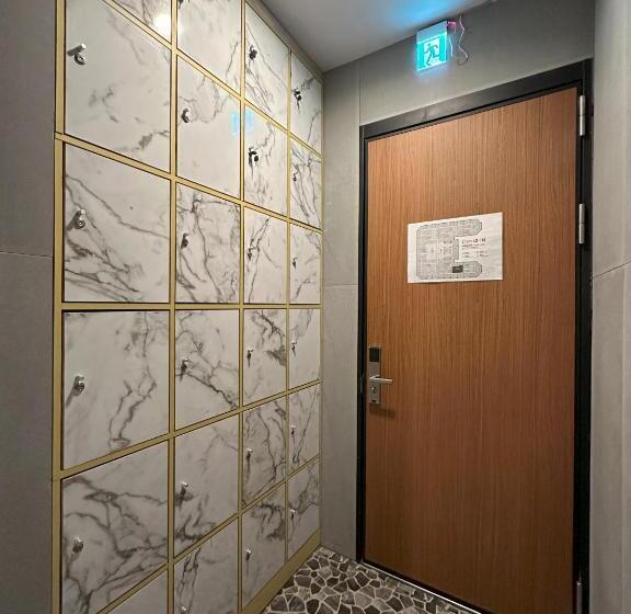 Bed in Shared Room with Shared Bathroom, Ningcui Business