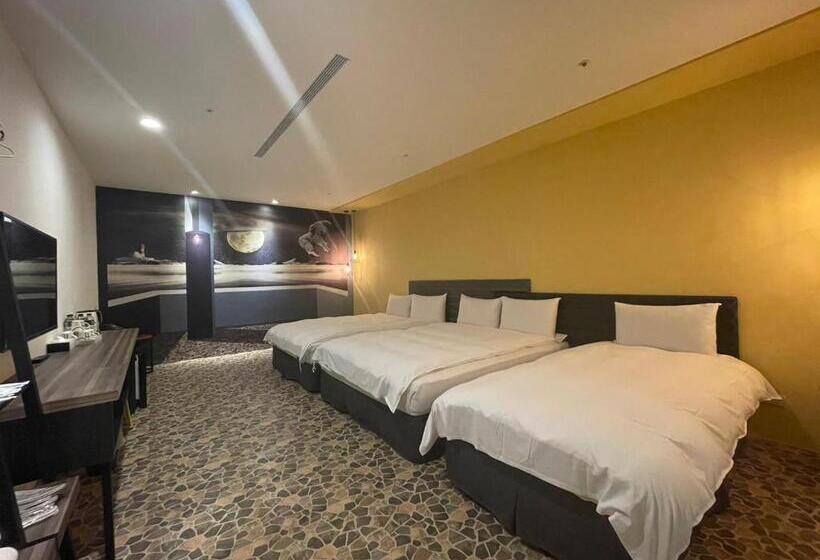 اتاق سوپریور خانوادگی, Ningcui Business