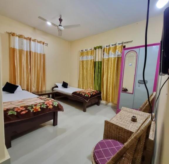 غرفة قياسية ثلاثية مطلة علي الحديقة, Akashdeep Bhavan Khaziranga National Park