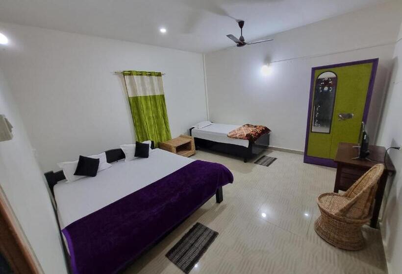 غرفة قياسية ثلاثية مطلة علي الحديقة, Akashdeep Bhavan Khaziranga National Park