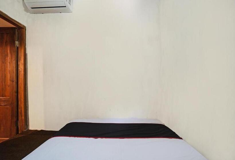 חדר סטנדרט, Lembah Mbalong Resort Mitra Reddoorz Near Exit Tol Singosari